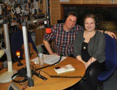 Micha und Anne im Radio-Studio.